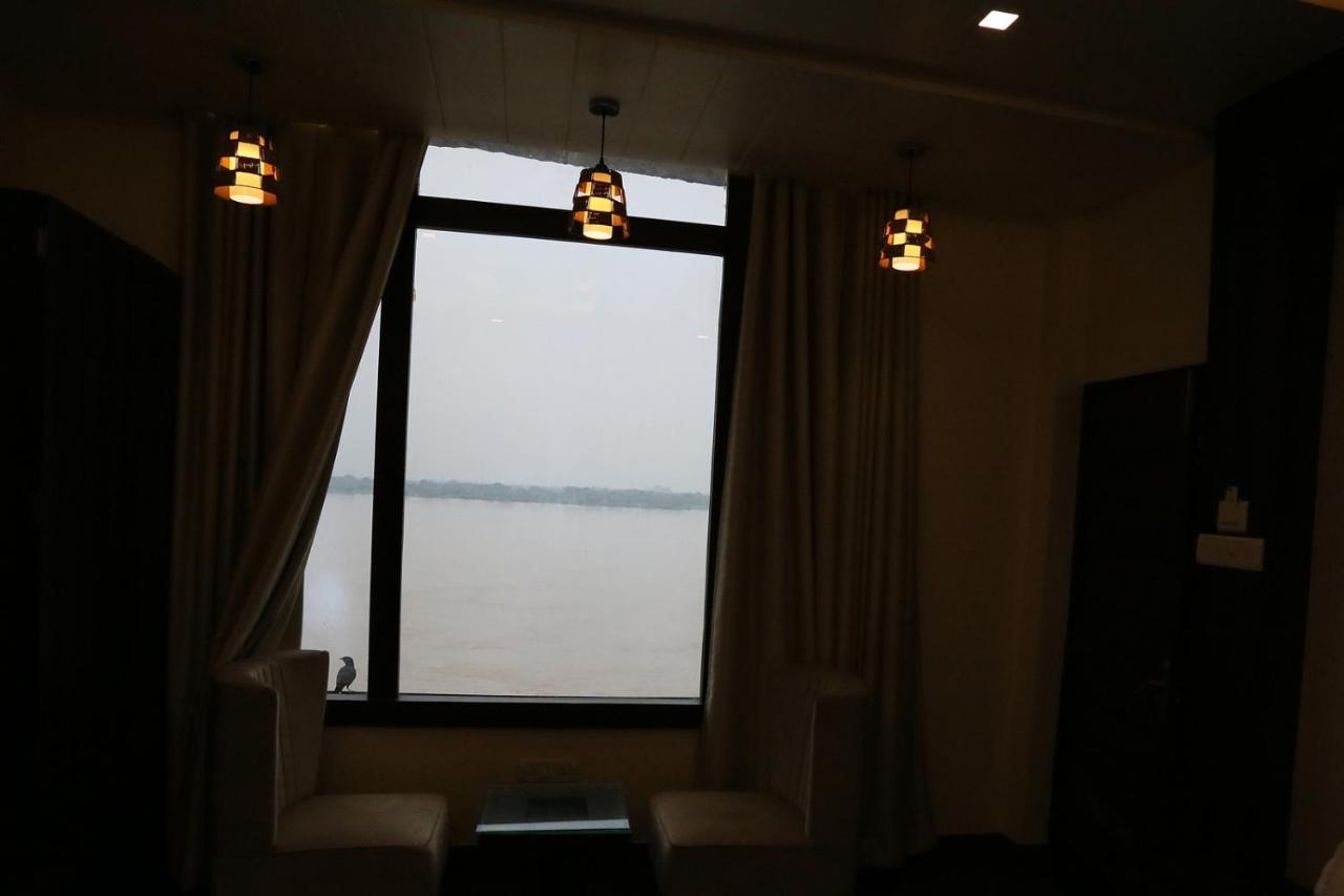 A Palace On River Varanasi Exterior foto