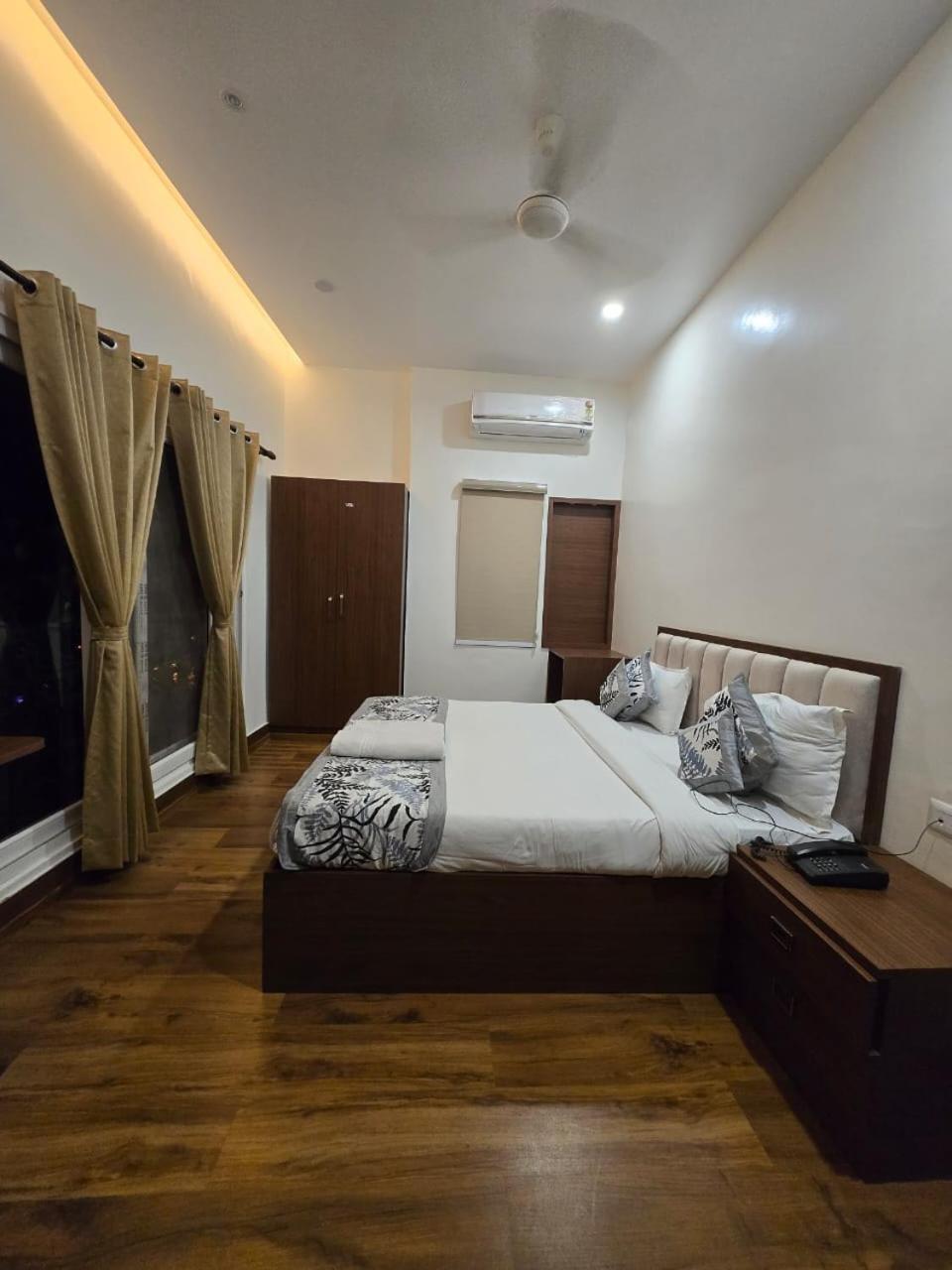 A Palace On River Varanasi Exterior foto